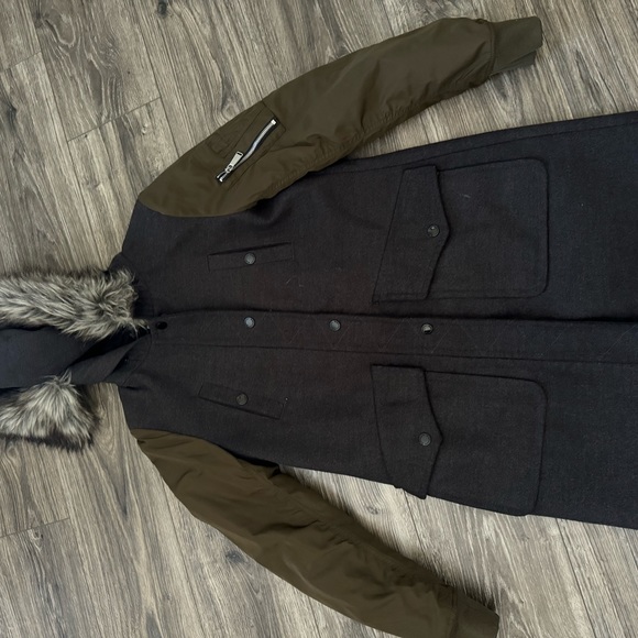 BCBG winter coat - Picture 6 of 8